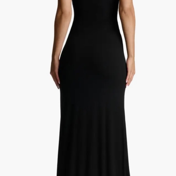 Worn once formal v-neck maxi dress - Picture 2 of 3